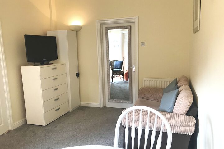 Room 13 of 40