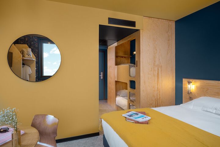 Room 15 of 42