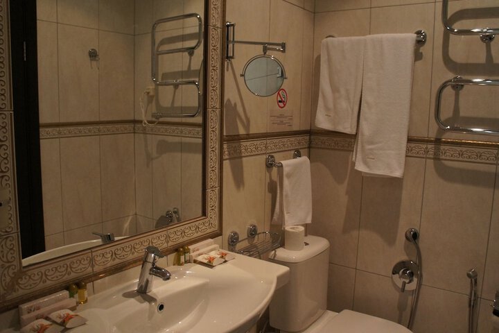 Room 43 of 65
