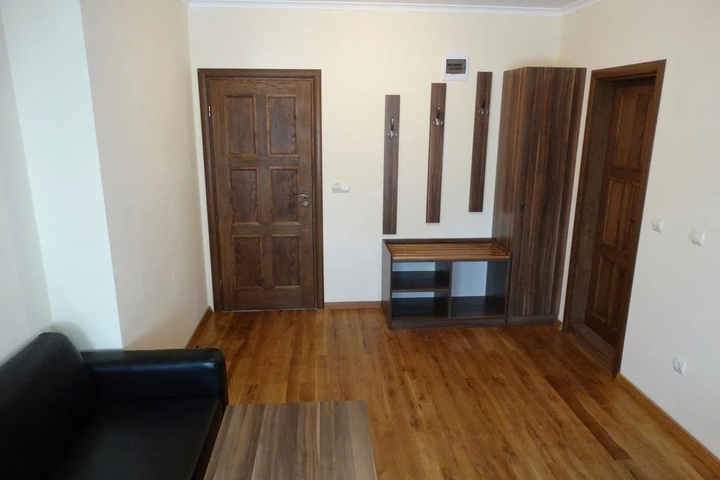 Room 4 of 17