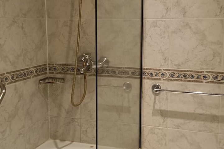 Room 11 of 41
