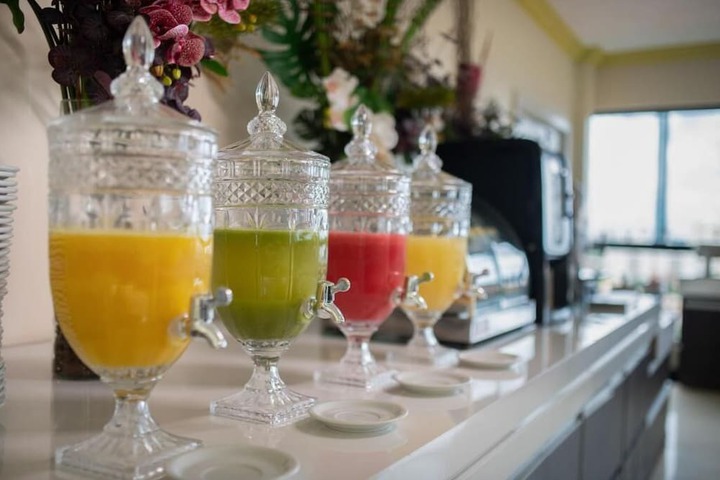 Breakfast/Coffee Service 44 of 48