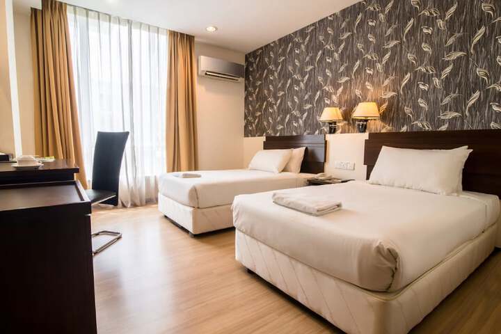 Room 10 of 43