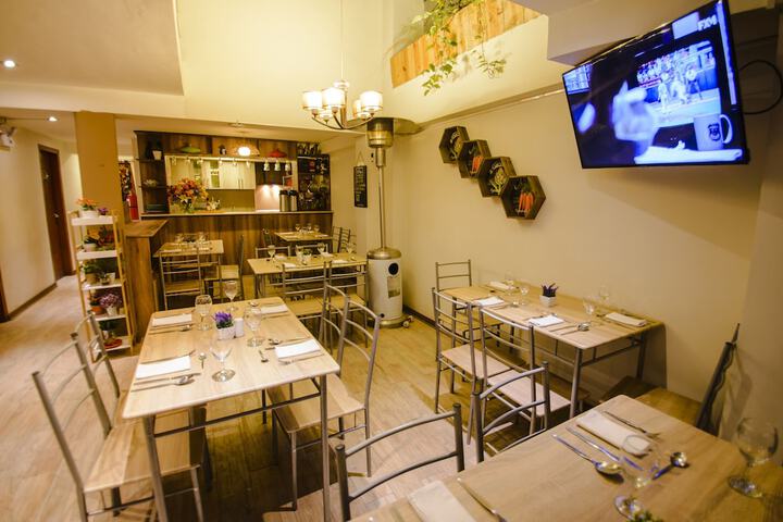 Dining 58 of 68