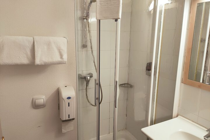 Room 18 of 21