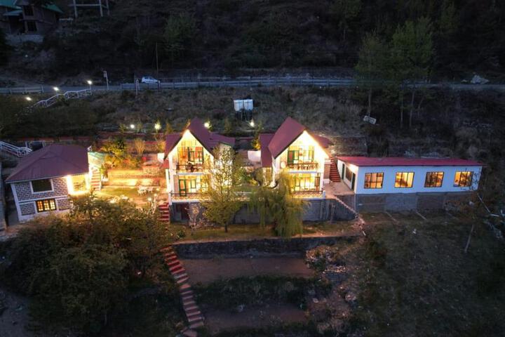 Crossroads Narkanda Cottages