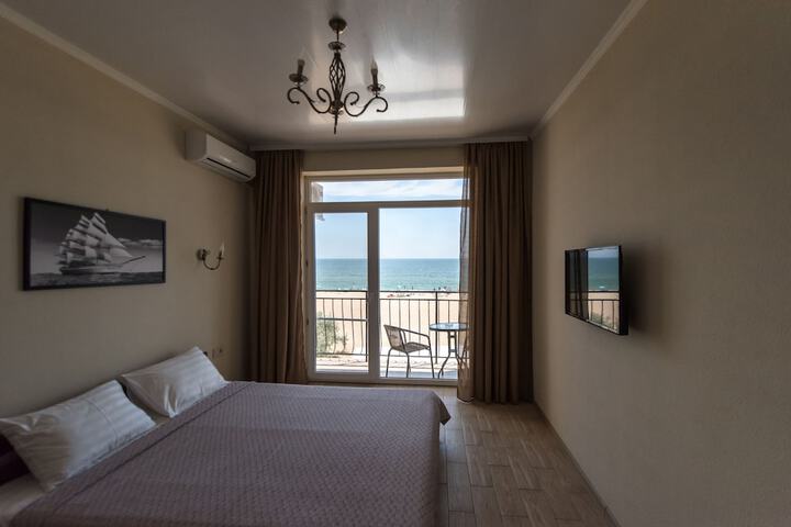Room 30 of 43