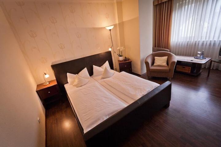 Room 4 of 20