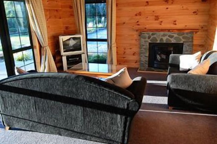 Room 4 of 11