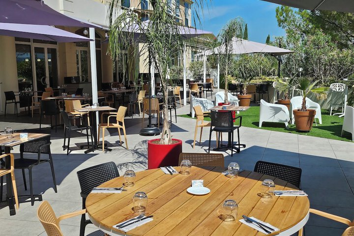 Terrace/Patio 104 of 120