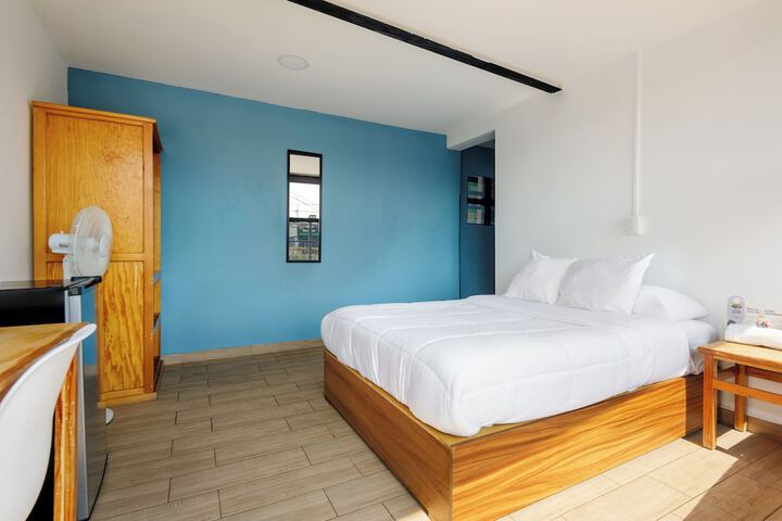 Room 6 of 35