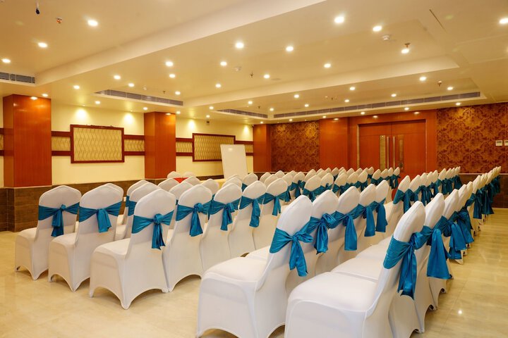 Ballroom/Hall 29 of 37