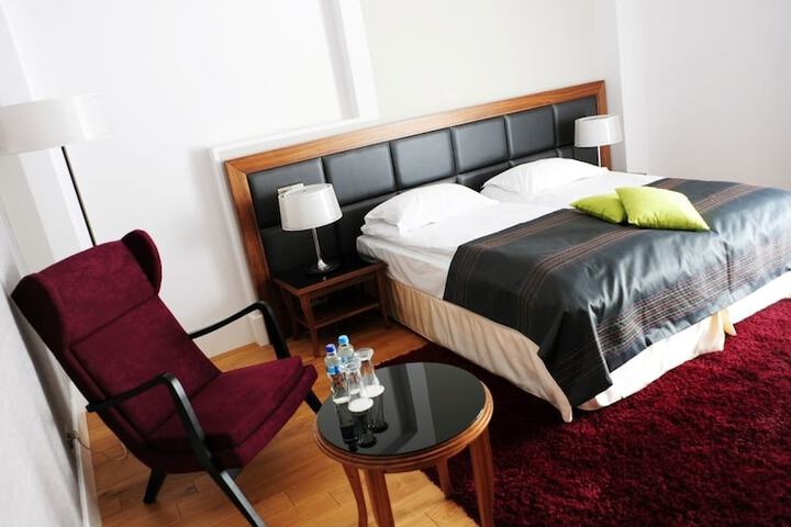 Room 6 of 57