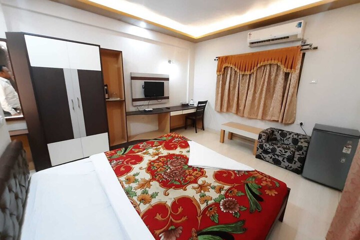 Room 6 of 23