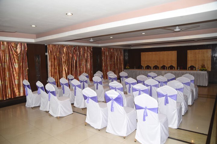 Ballroom/Hall 44 of 57