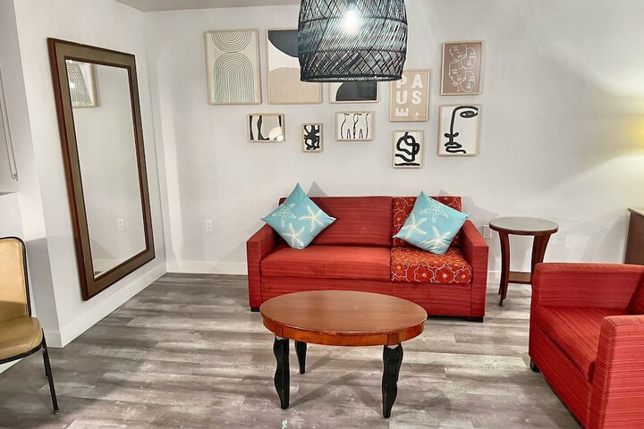 Room 42 of 60