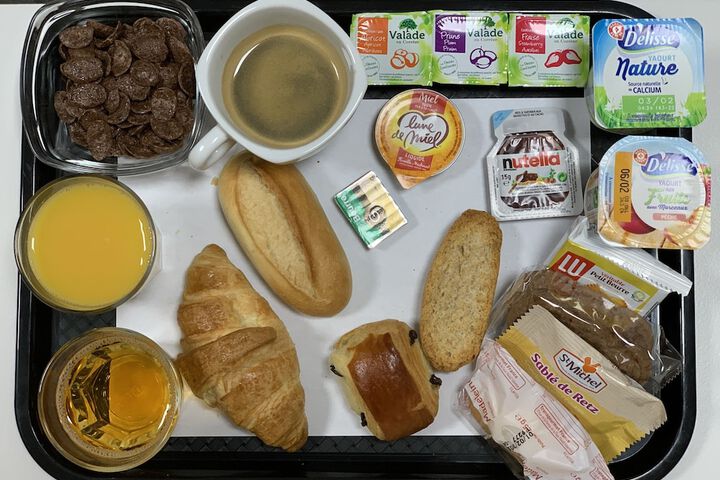 Dining 40 of 51