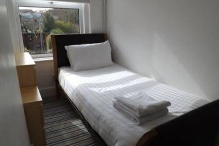 Room 11 of 17