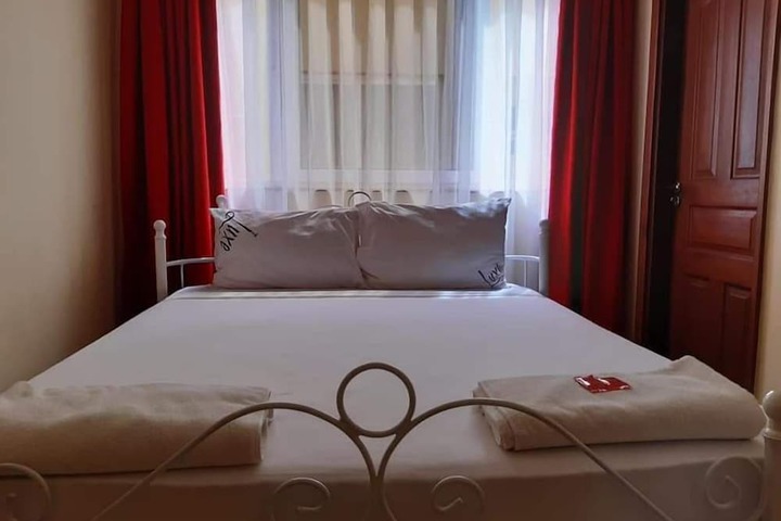 Room 21 of 190
