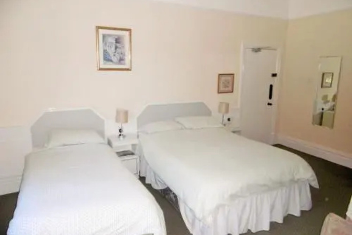 Room 5 of 17