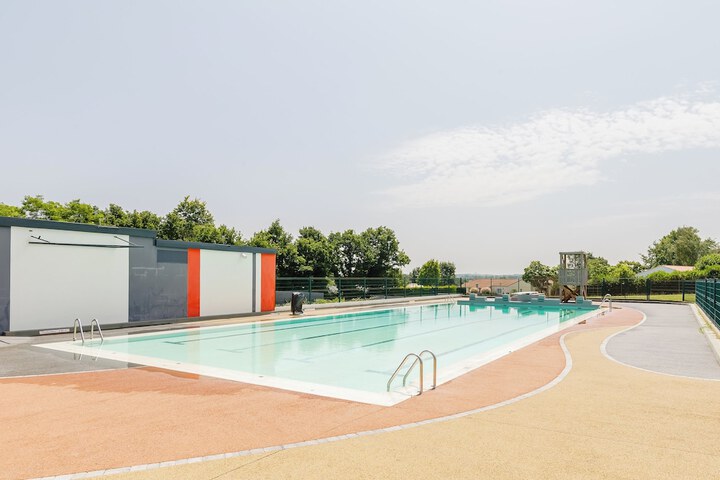 Pool 79 of 109