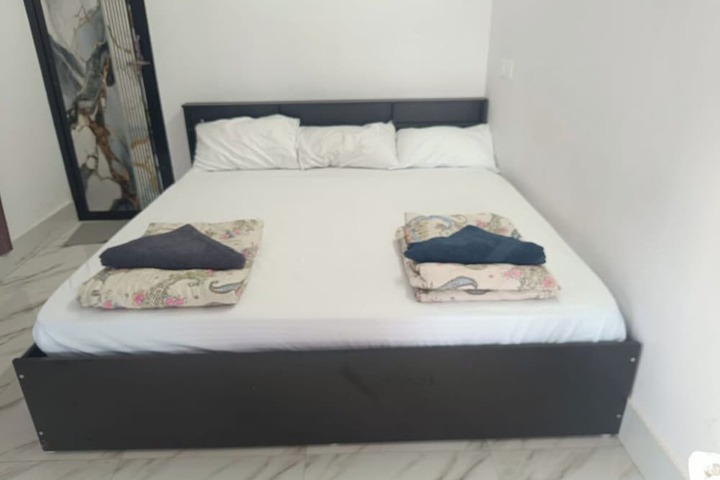 Room 3 of 31