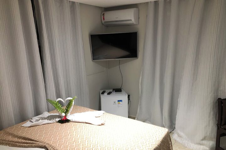 Room 6 of 17