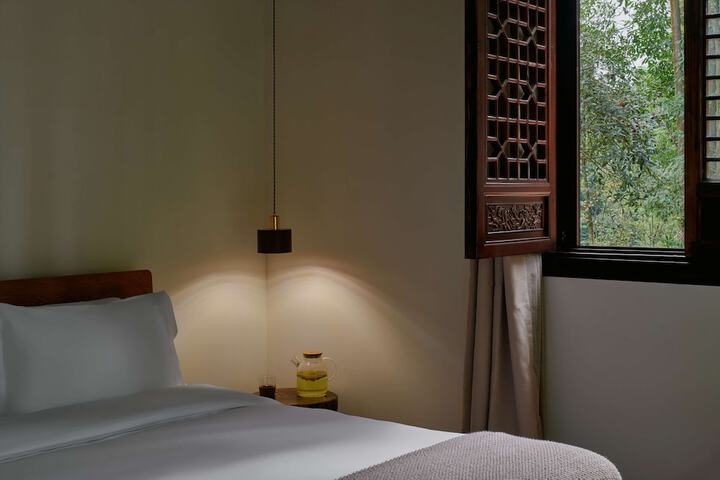 Room 5 of 44