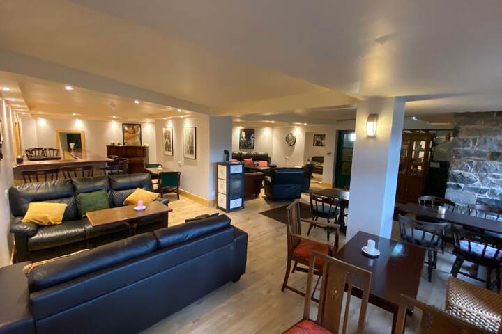 Lounge 41 of 47