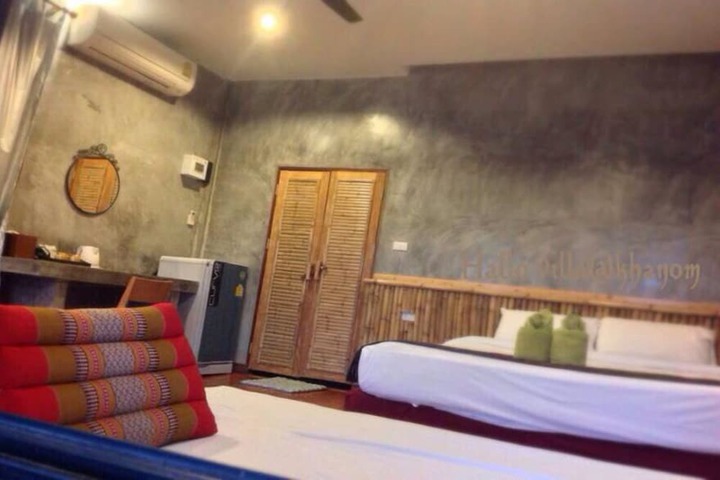 Room 4 of 17
