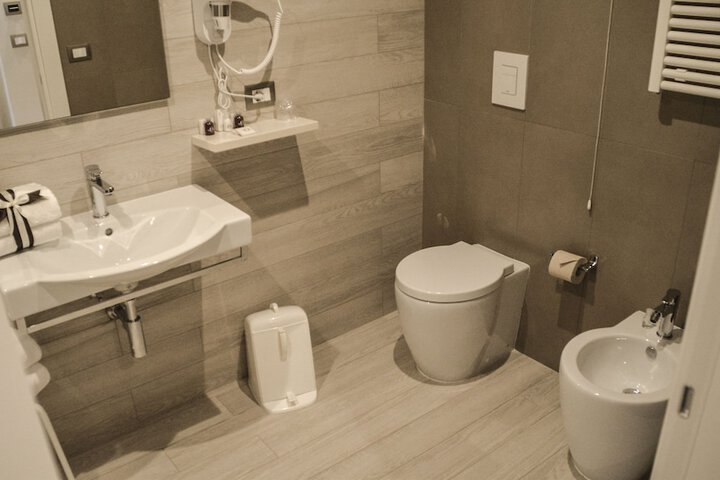 Room 15 of 30