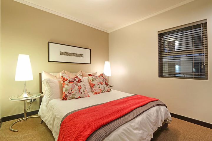 Room 2 of 60