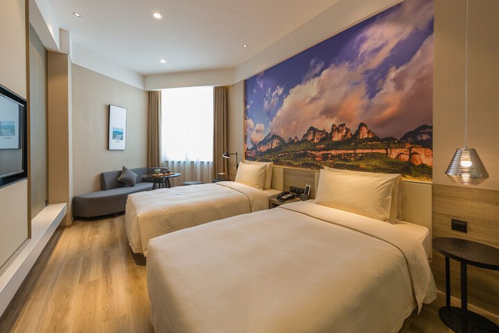 Room 10 of 39