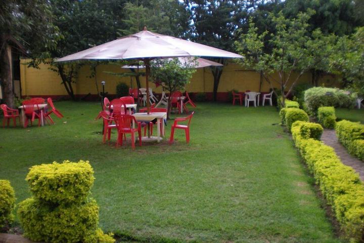 Dining 65 of 82