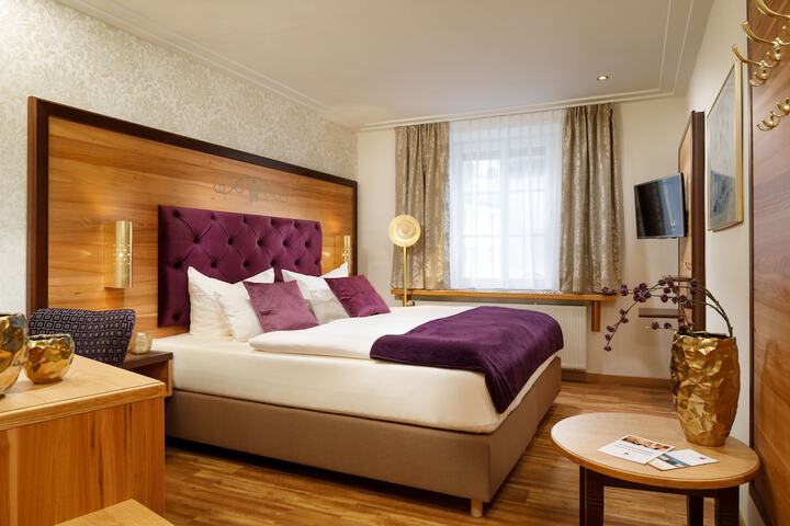 Room 27 of 158