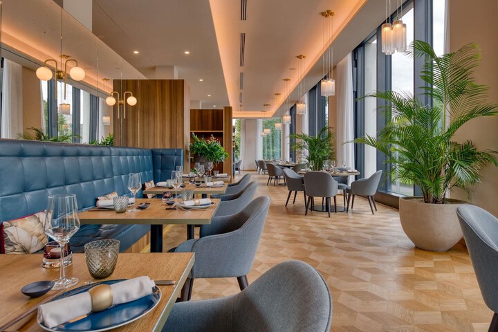Dining 56 of 135