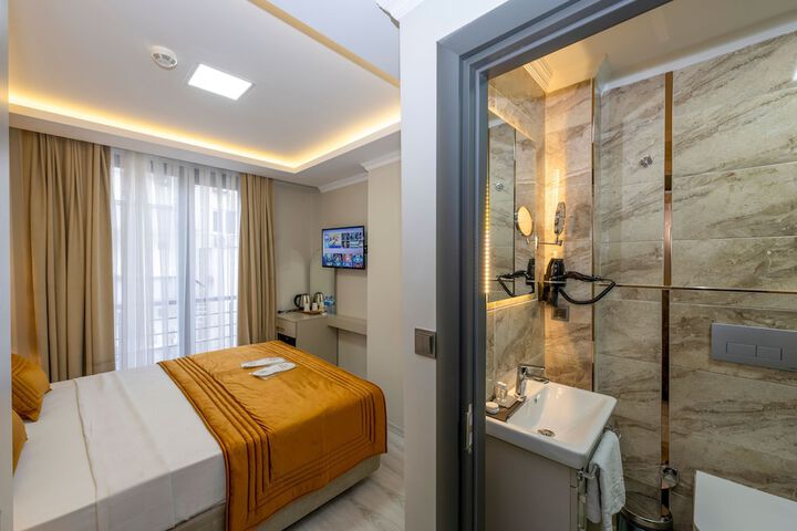 Room 72 of 75