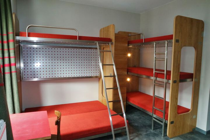 Room 5 of 60