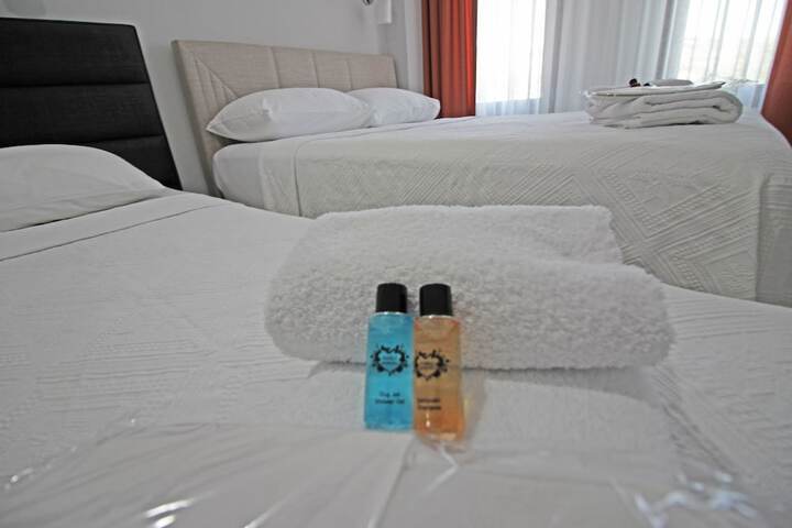 Room 2 of 44