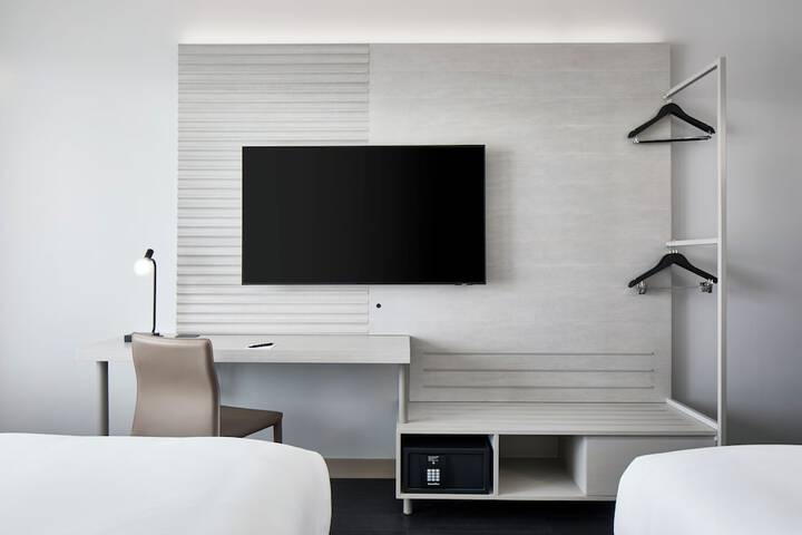 Room 18 of 85