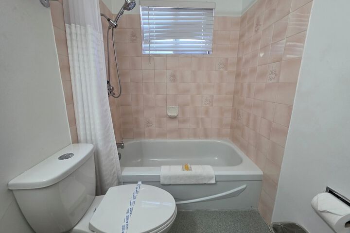 Room 17 of 26
