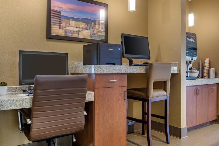 Business Center 56 of 61