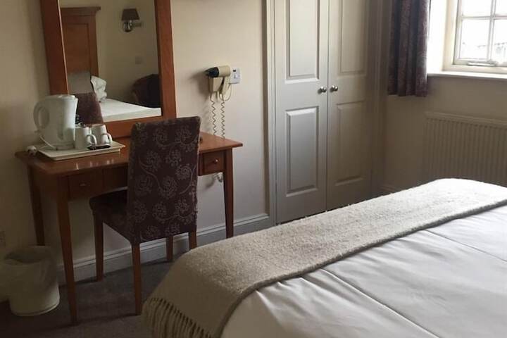Room 3 of 9