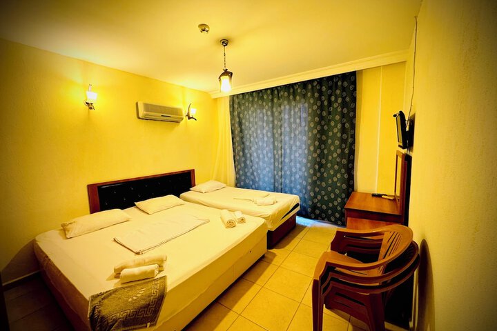 Room 12 of 36