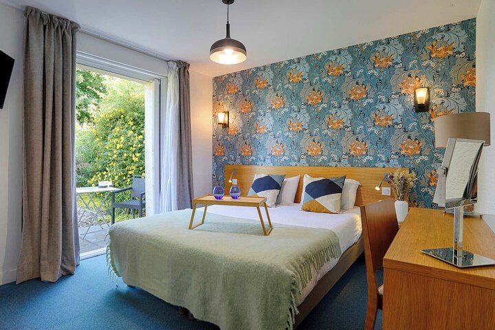 Room 106 of 191