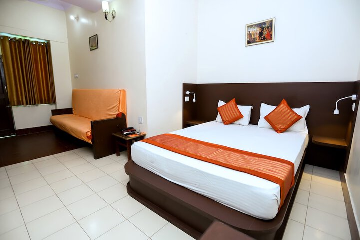 Room 15 of 37