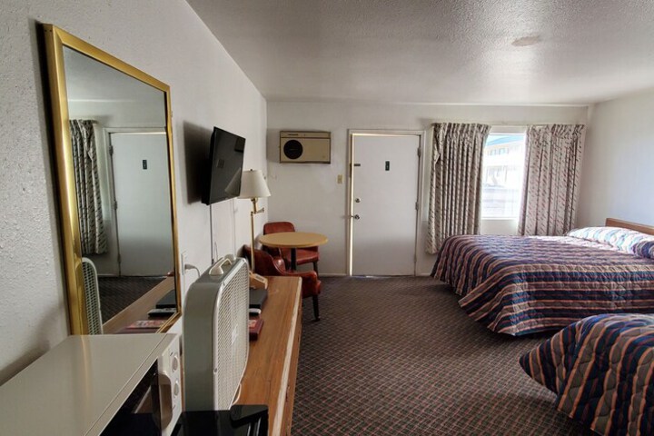 Room 32 of 57