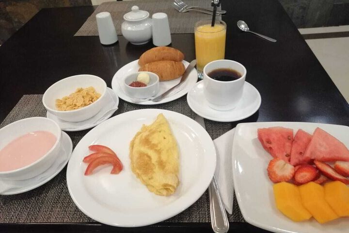 Breakfast/Coffee Service 7 of 46