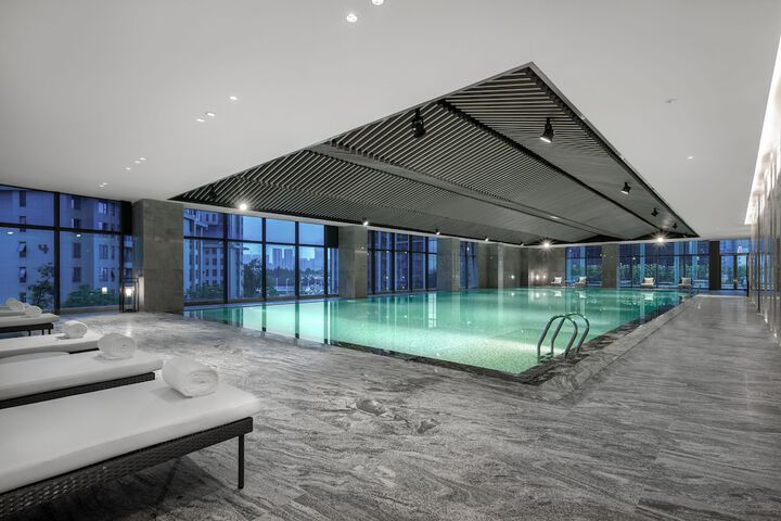 Pool 33 of 48