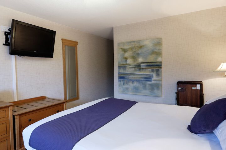 Room 15 of 37